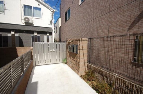 16/22 エントランス