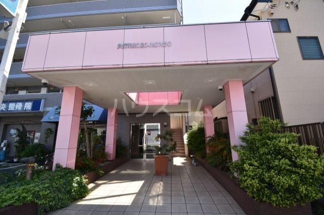 25/30 エントランス