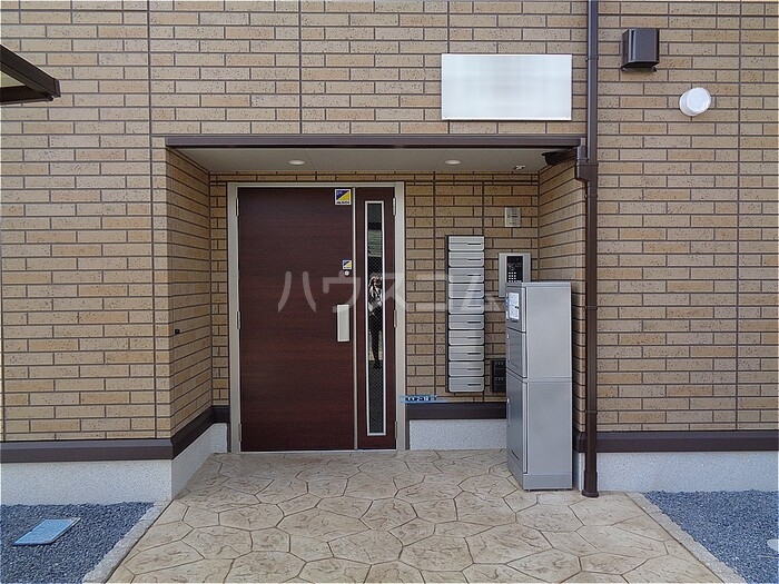 15/19 エントランス