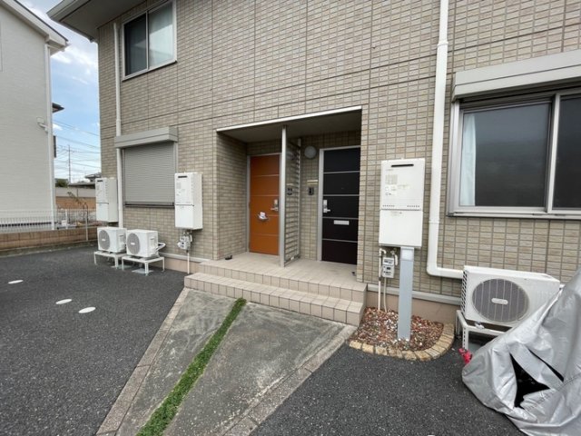 16/19 エントランス