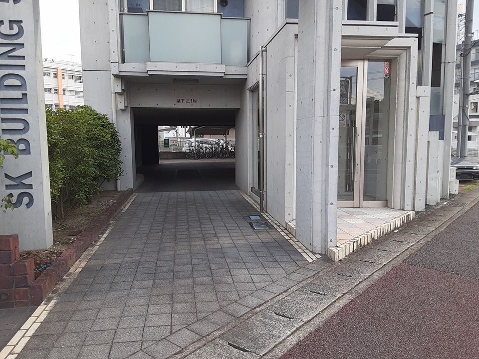 22/30 エントランス