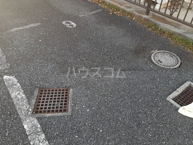 27/30 駐車場