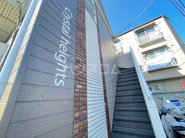 23/29 エントランス