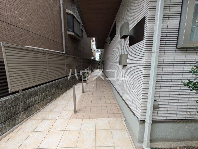 16/21 エントランス