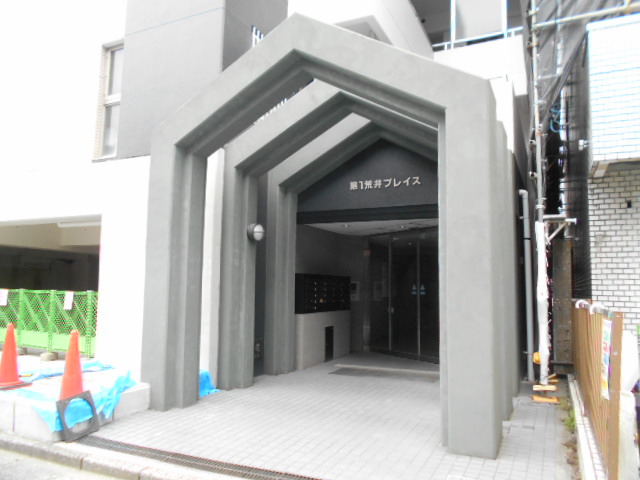 21/30 エントランス