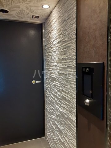 25/30 エントランス