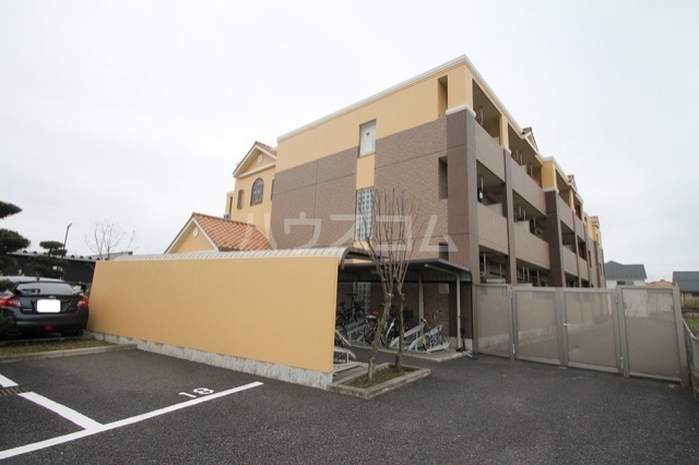 15/22 エントランス