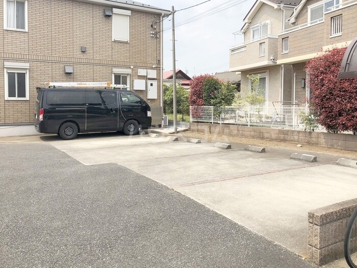 2/5 駐車場