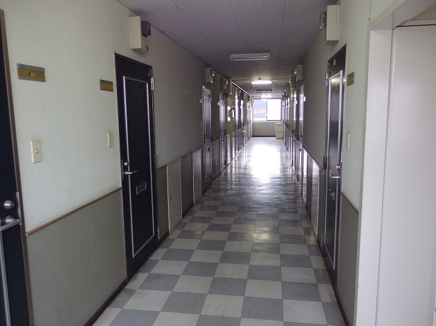 2/2 エントランス