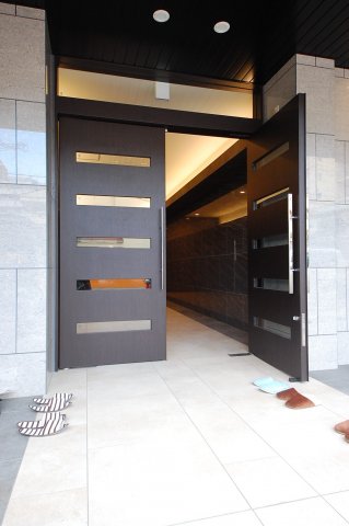 22/30 エントランス