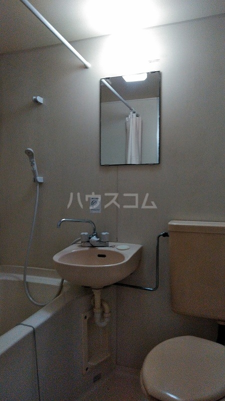 13/30 浴室