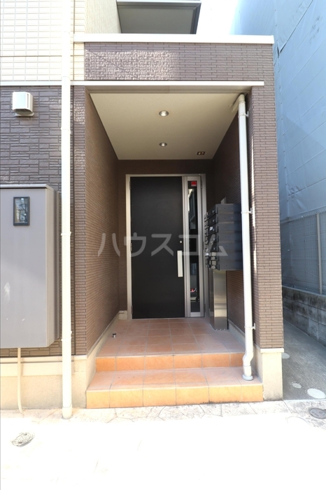 15/19 エントランス