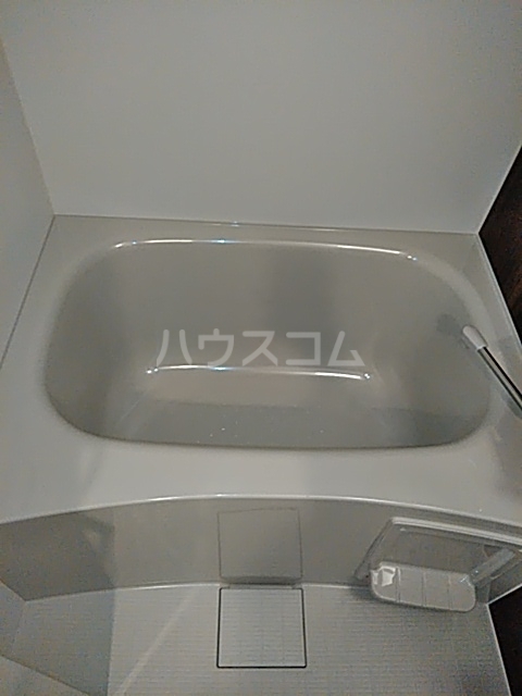 13/30 浴室