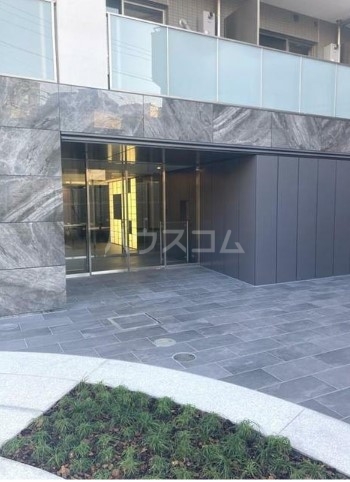 16/17 エントランス