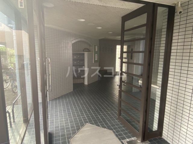 22/30 エントランス