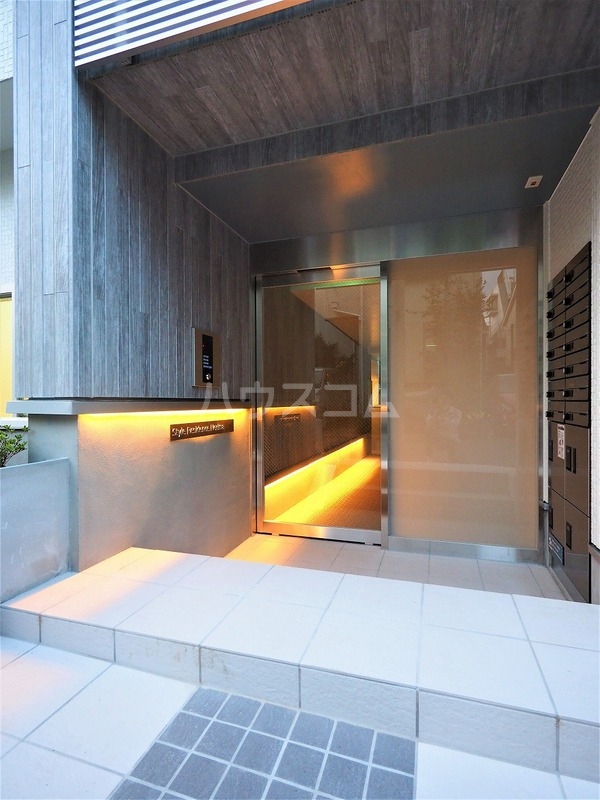 14/22 エントランス