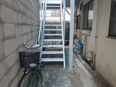 22/30 エントランス