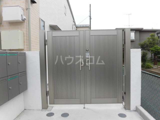 20/30 エントランス