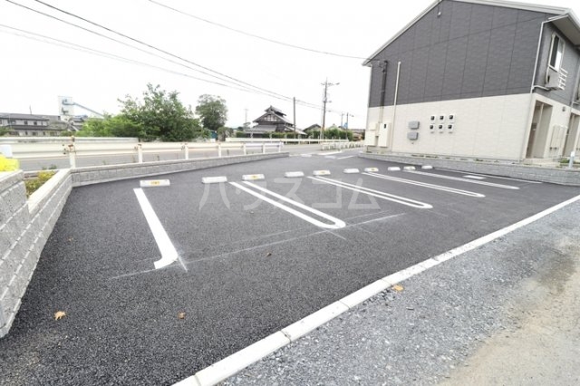 25/30 駐車場