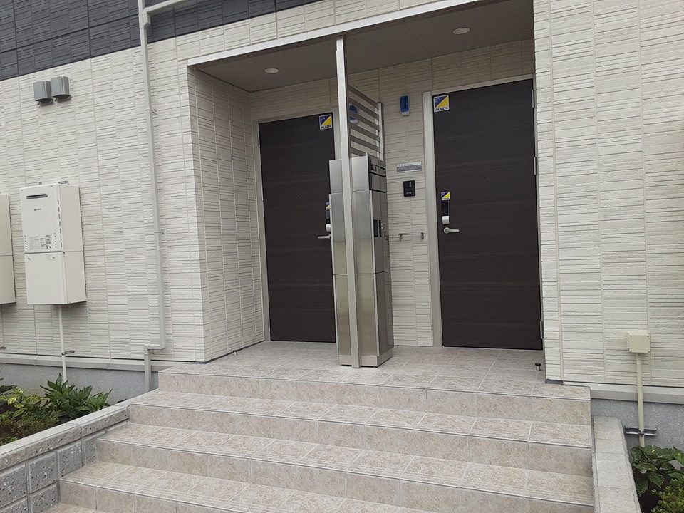 21/30 エントランス