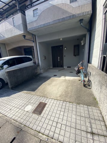 26/30 駐車場