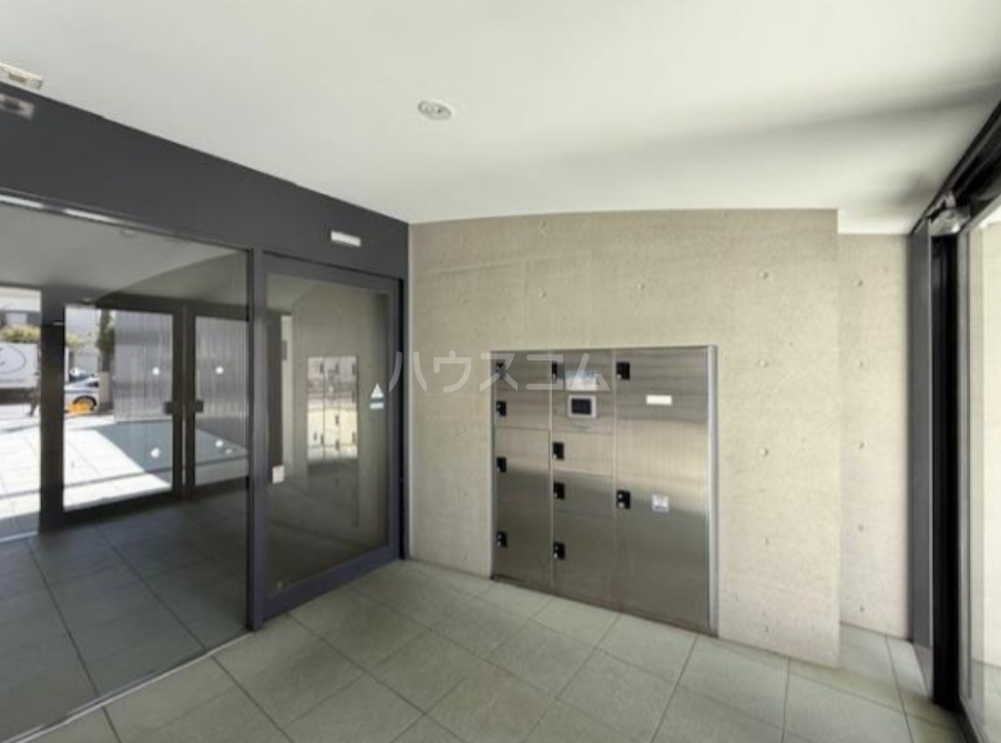 22/30 エントランス