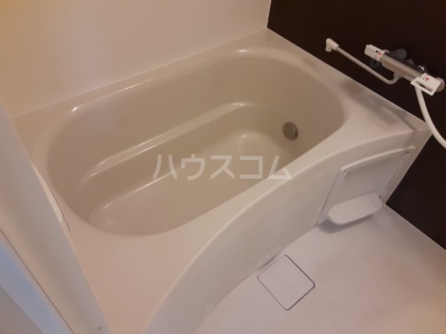 13/28 浴室
