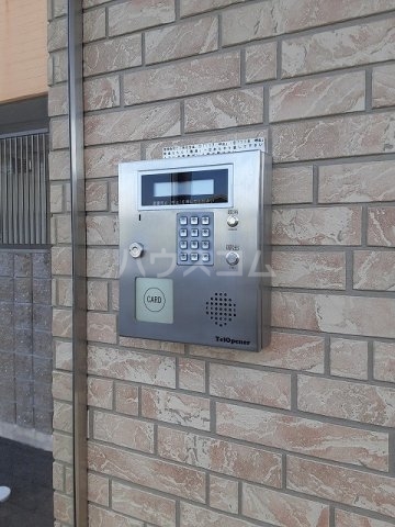 25/30 エントランス