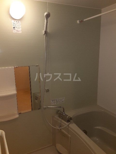 13/30 浴室