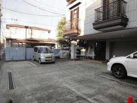 13/19 駐車場