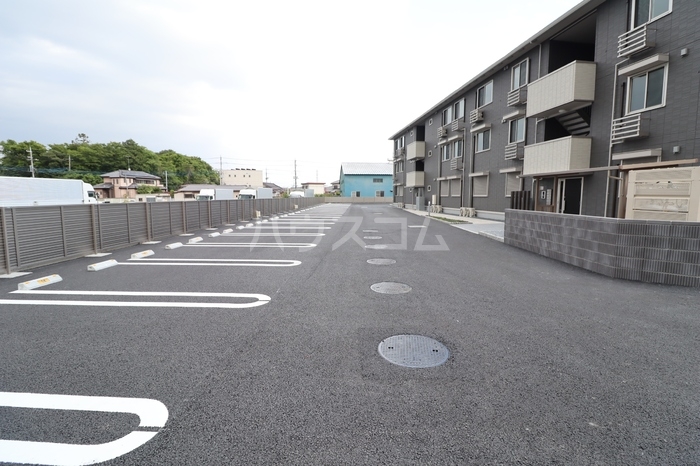 18/28 駐車場