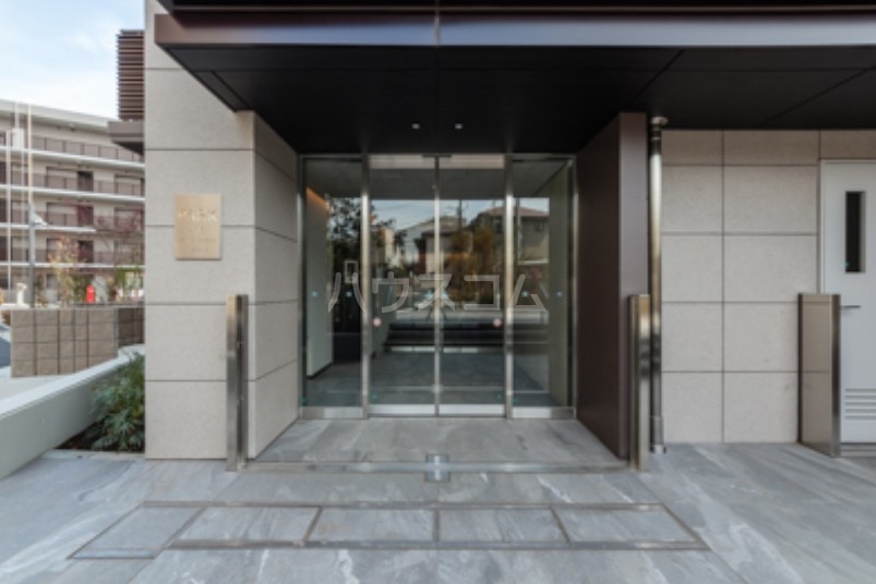 25/30 エントランス