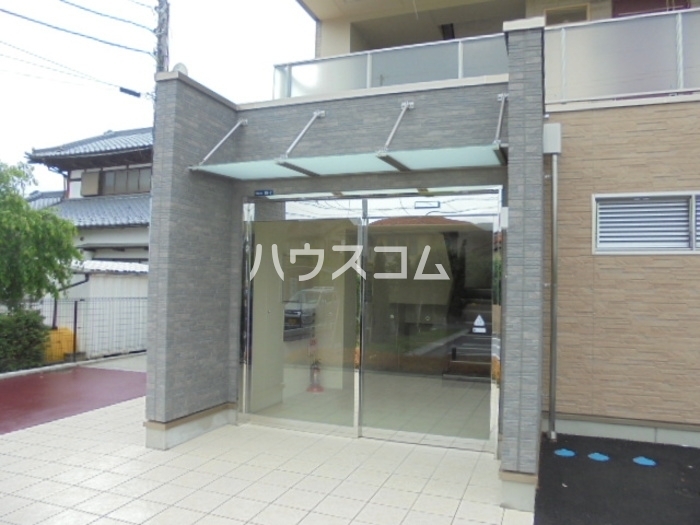 13/14 エントランス