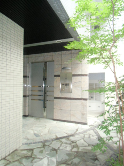 22/30 エントランス