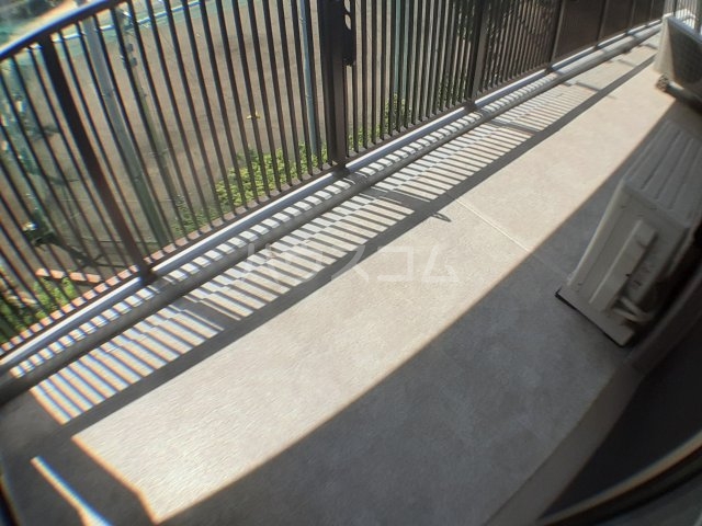 16/27 バルコニー