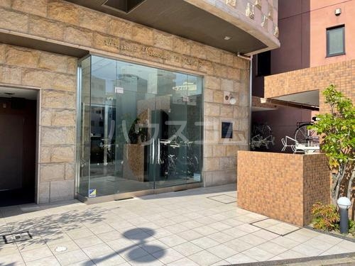 21/30 エントランス