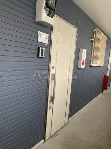 28/30 エントランス