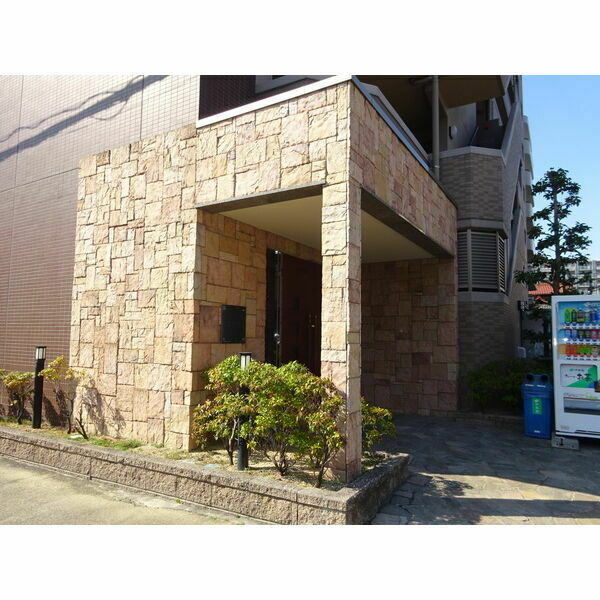 13/21 エントランス