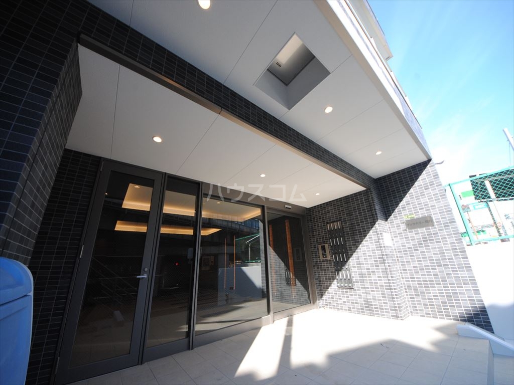 21/26 エントランス