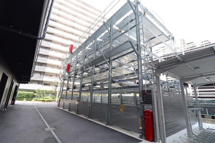 22/28 駐車場