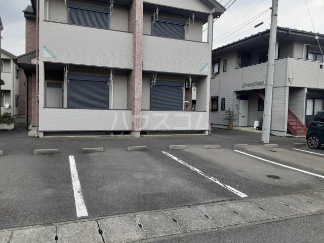 21/28 駐車場