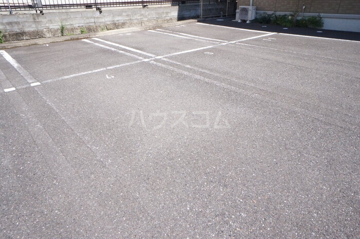 3/5 駐車場
