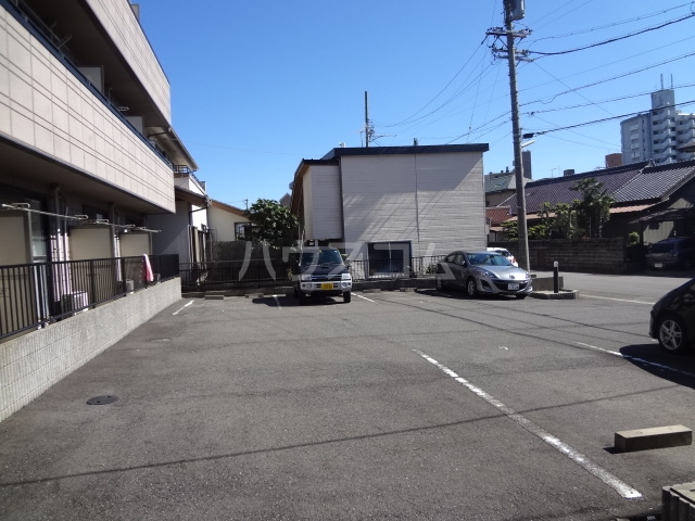 21/28 駐車場