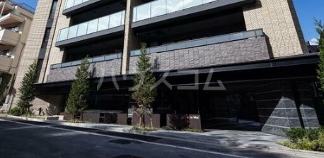 20/30 エントランス