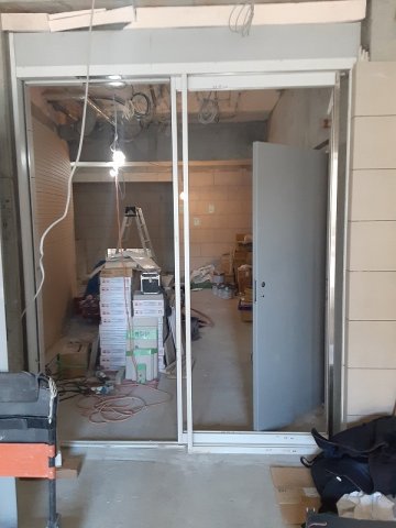 20/20 エントランス