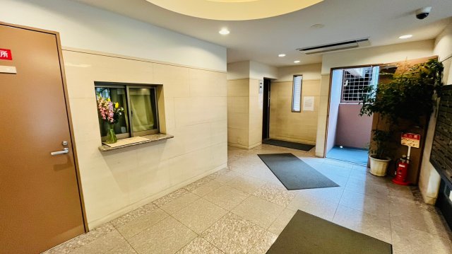 2/4 エントランス