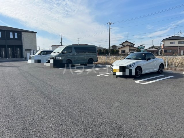 27/30 駐車場