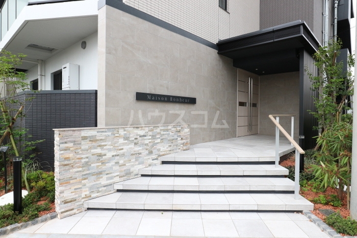 15/16 エントランス