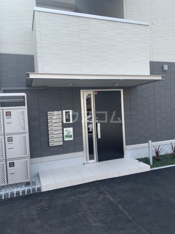 23/26 エントランス