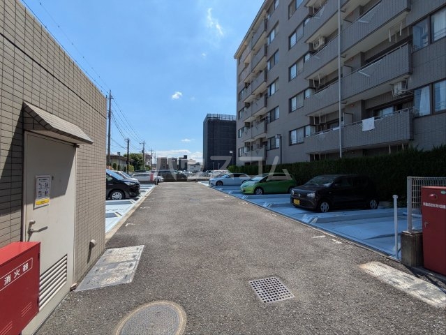 25/30 駐車場